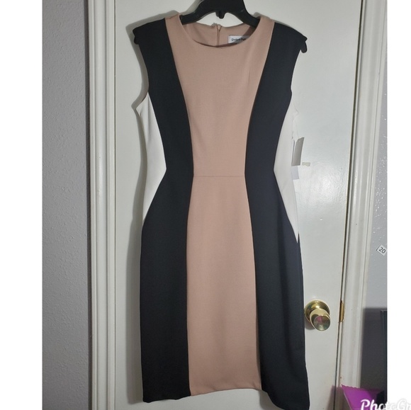 Dress - Picture 1 of 3